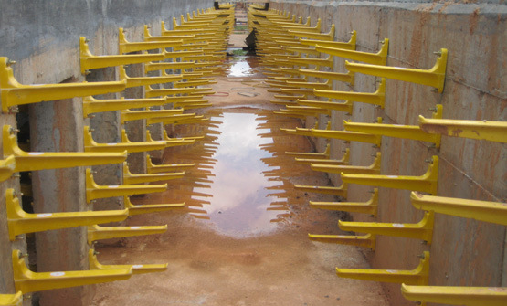 南京玻璃鋼電纜支架安裝現(xiàn)場(chǎng)